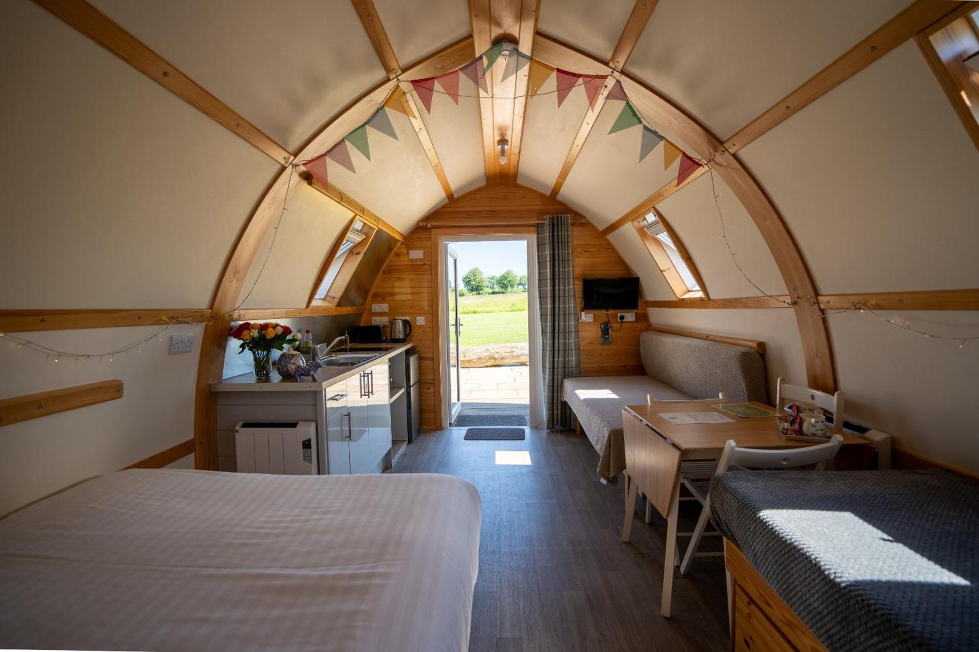 Sedgewell Barn By Wigwam Holidays Northallerton Room photo